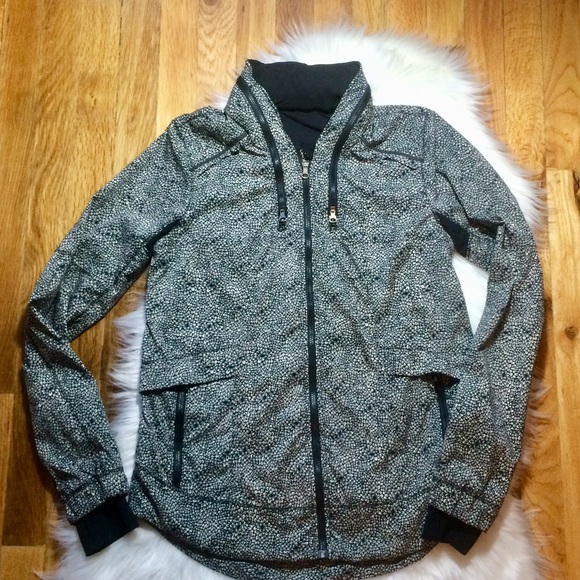 lululemon athletica Jackets & Blazers - RARE LULU RAIN JACKET